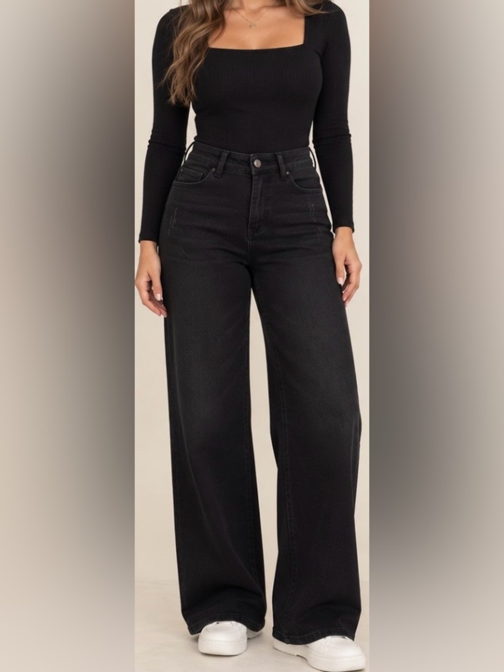 Oneso Black High-Waisted
Wide Leg Jeans - Distressed
Denim